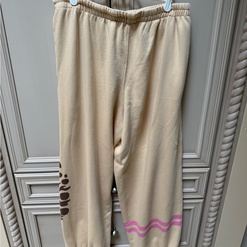 Beige and Pink Graphic Sweatshirt and Pants Set - Picture 6 of 7